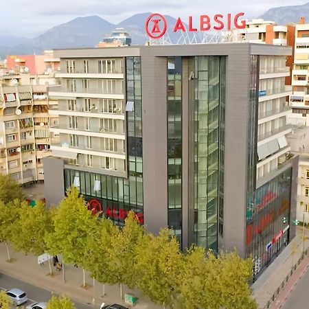Free Parking Skanderbeg Square - Spacious Central Apartment Tirana Exteriör bild