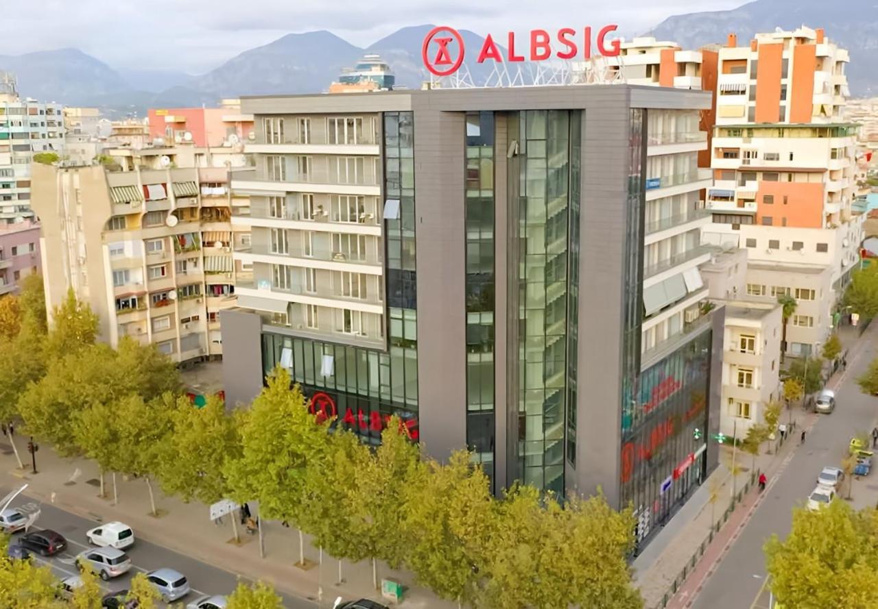 Free Parking Skanderbeg Square - Spacious Central Apartment Tirana Exteriör bild