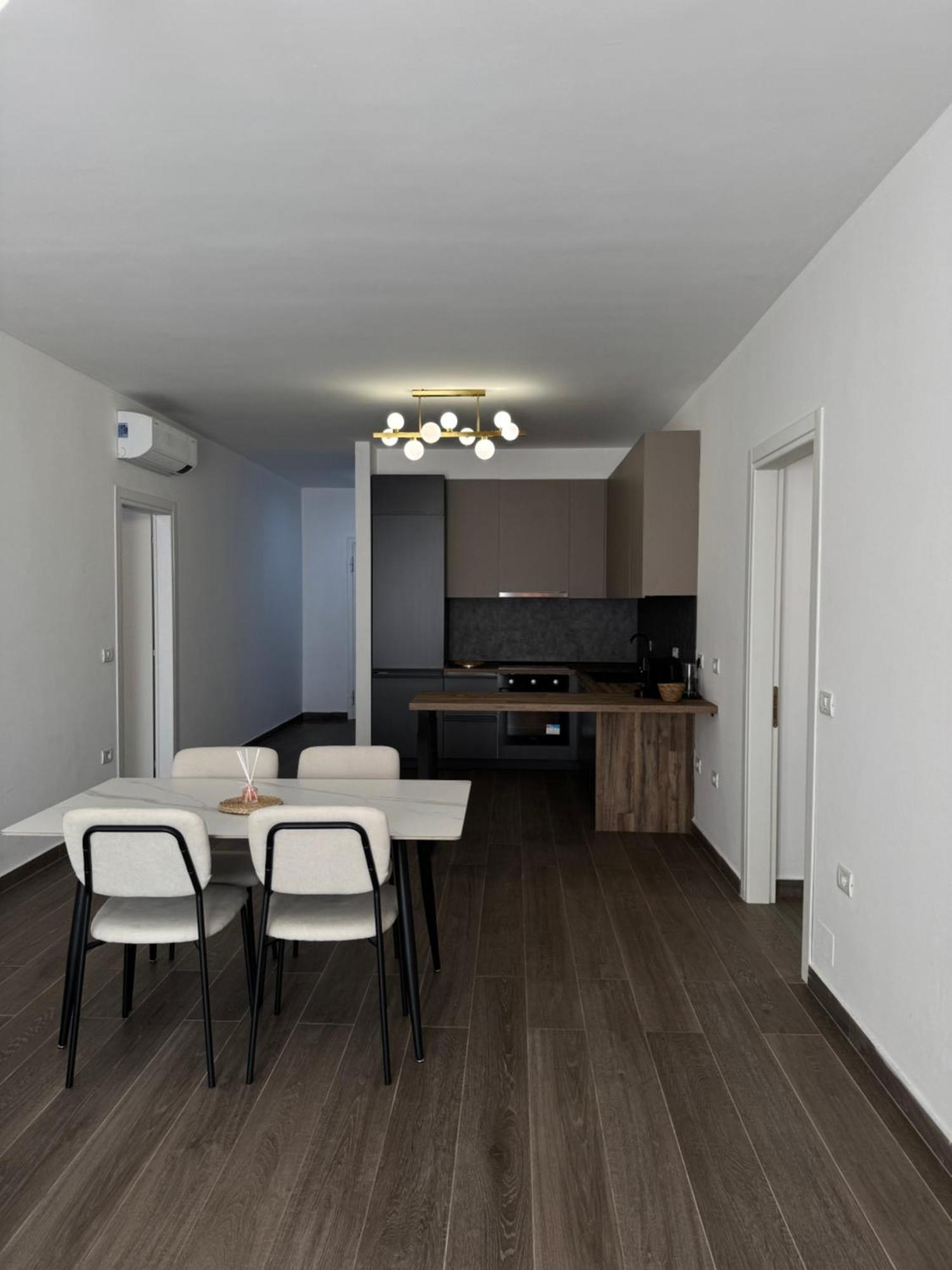 Free Parking Skanderbeg Square - Spacious Central Apartment Tirana Exteriör bild