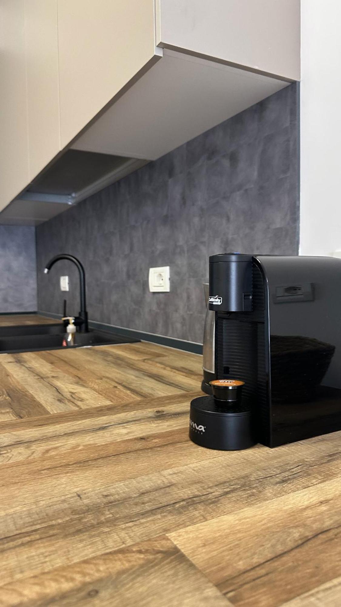 Free Parking Skanderbeg Square - Spacious Central Apartment Tirana Exteriör bild