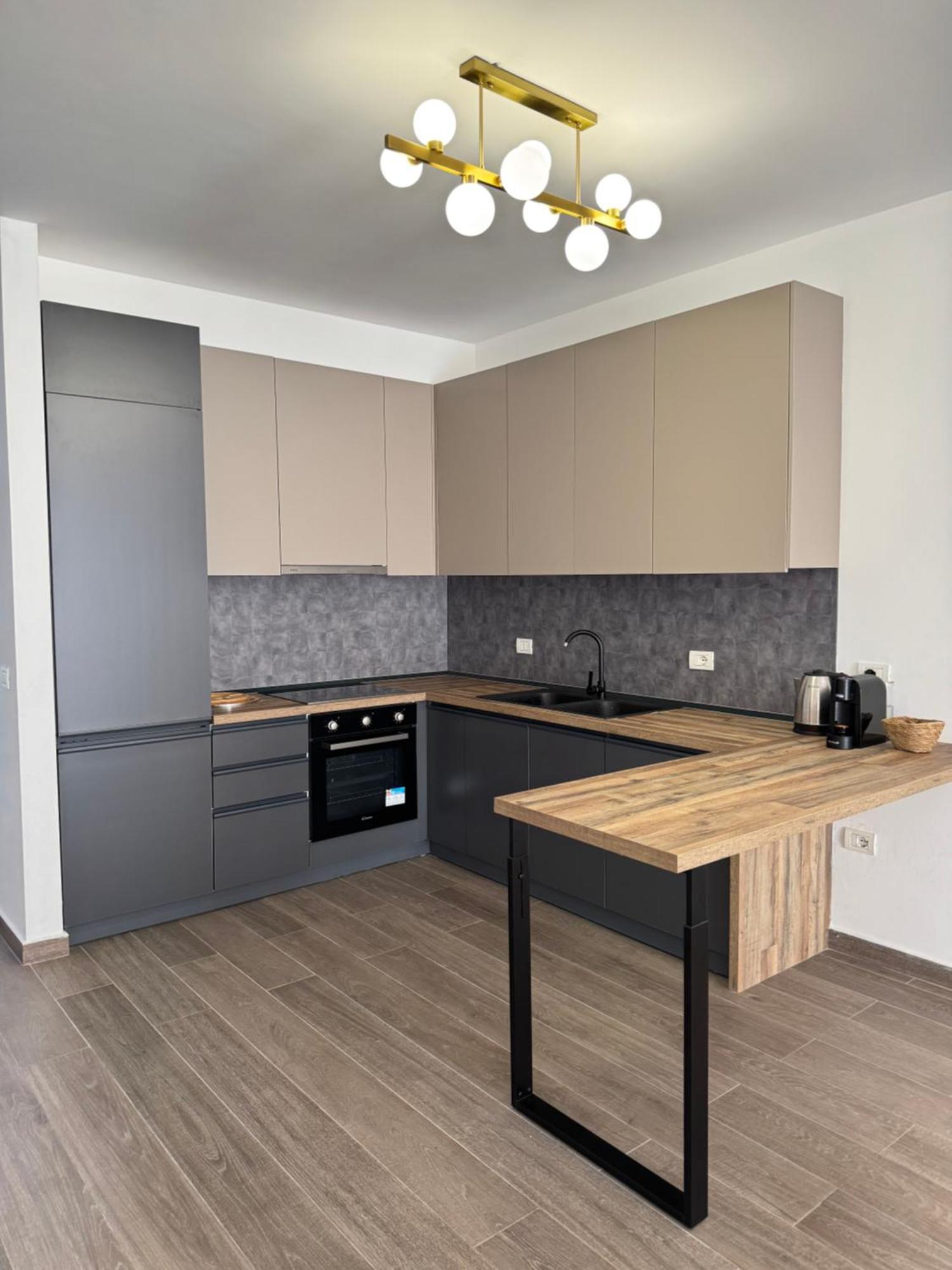 Free Parking Skanderbeg Square - Spacious Central Apartment Tirana Exteriör bild