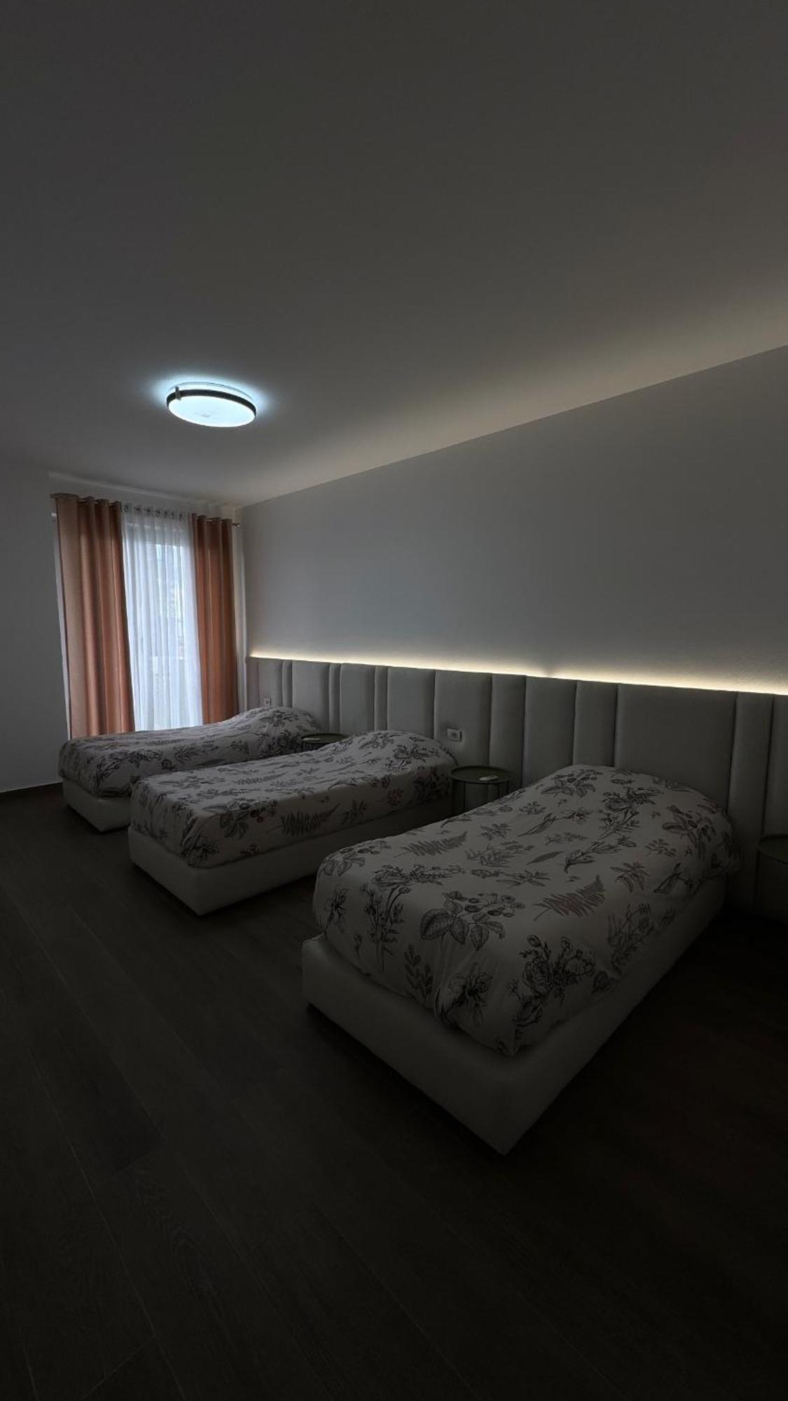 Free Parking Skanderbeg Square - Spacious Central Apartment Tirana Exteriör bild